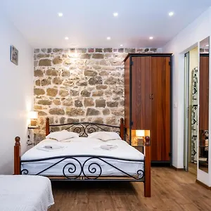 New Rustic Tonko Apartment Split