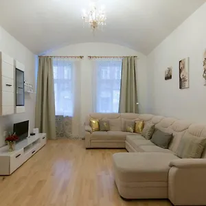Spacious Near Wenceslas Square Apartment Prague